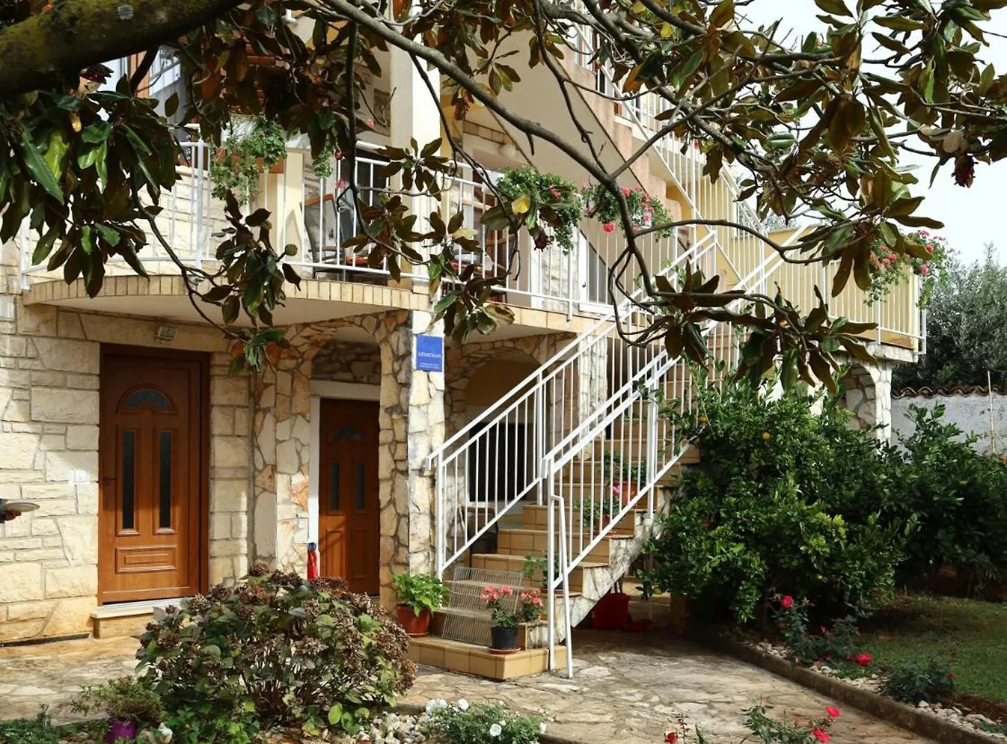 Konukevi Mara House With Apartments