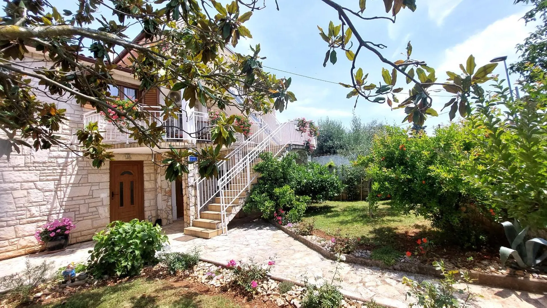 Mara House With Apartments Konukevi Murine