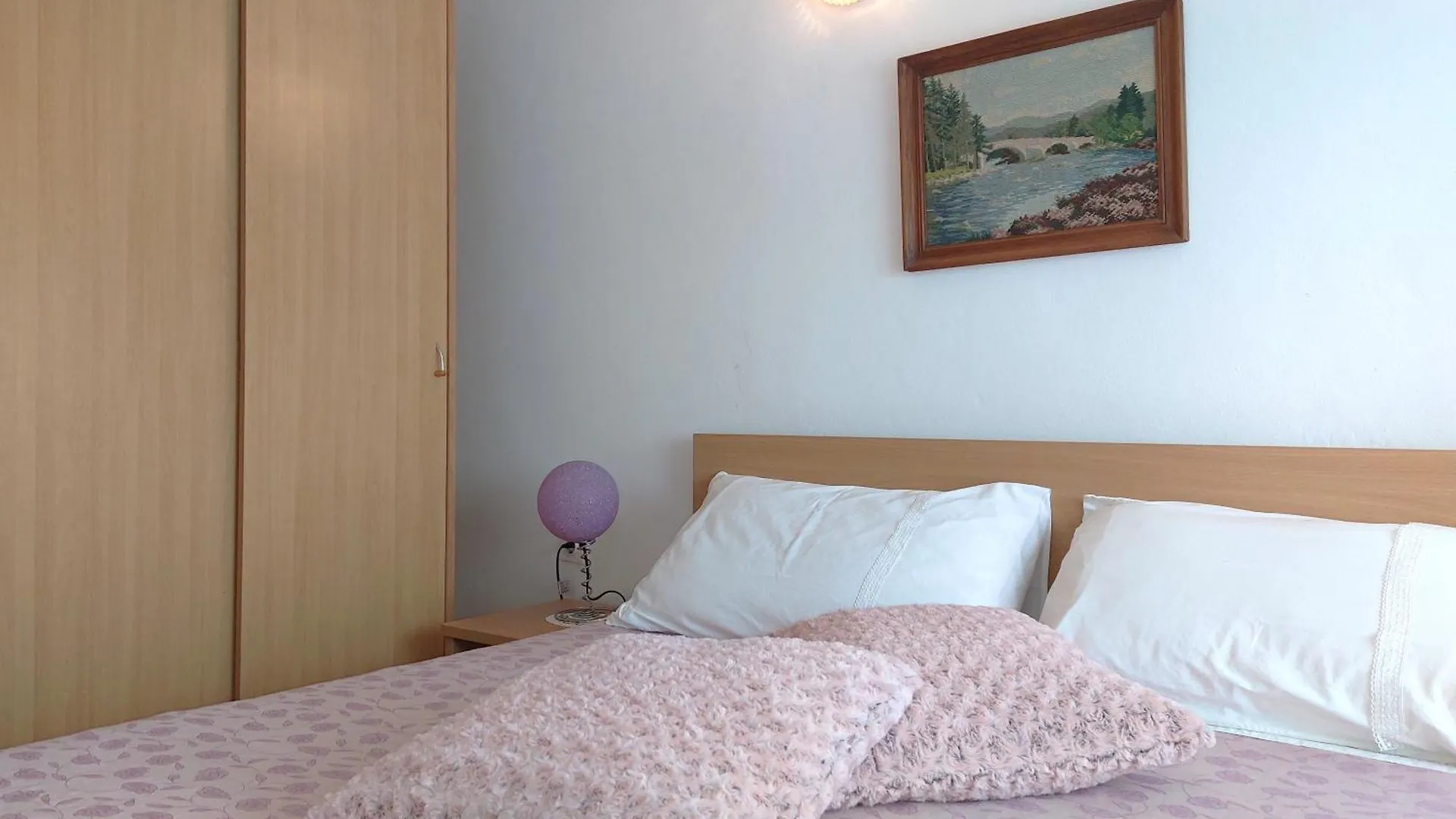 Mara House With Apartments Murine Guest house