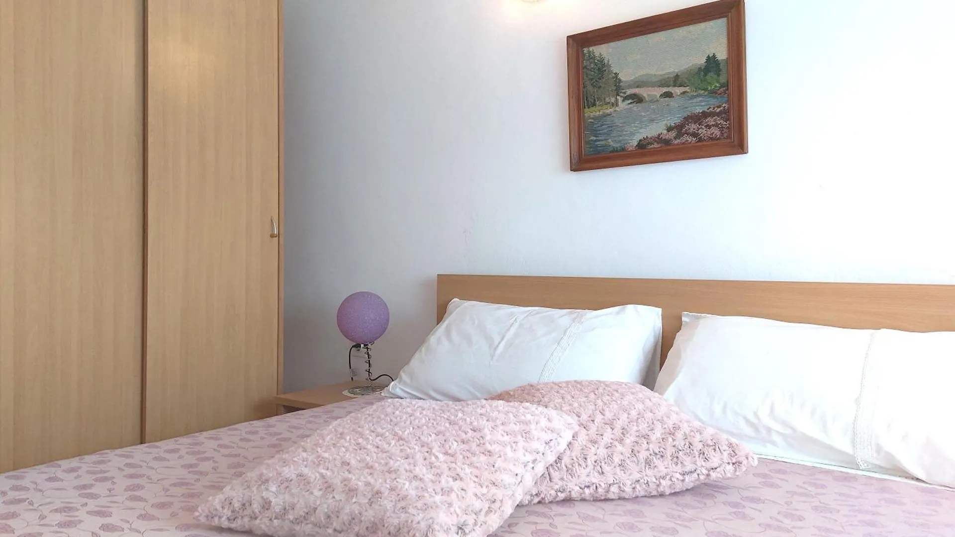 Mara House With Apartments Murine Guest house