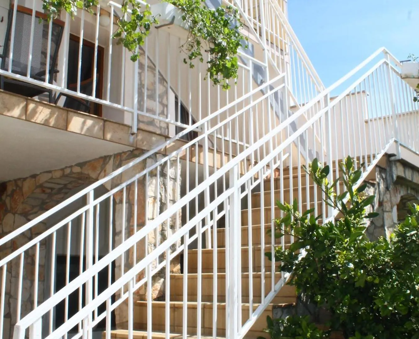Mara House With Apartments Murine Croatia
