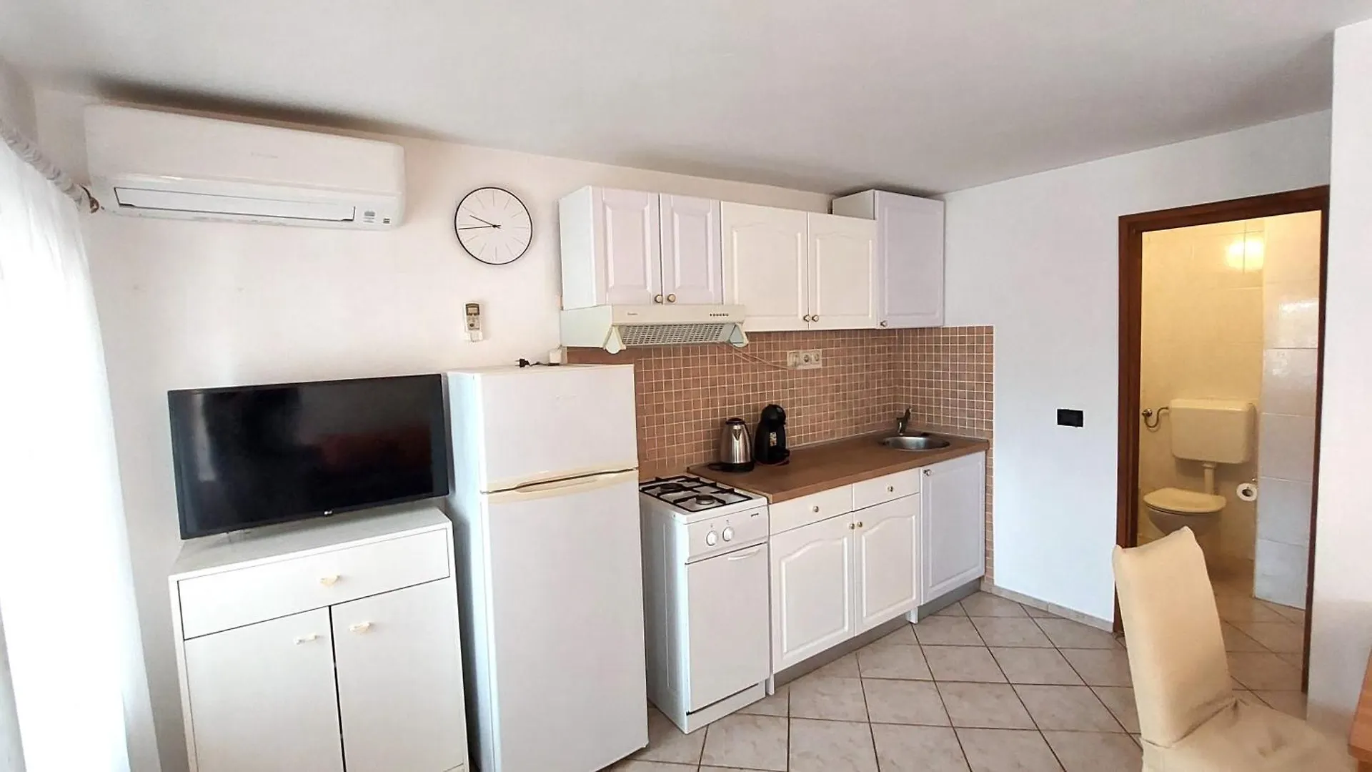 Guest house Mara House With Apartments Murine
